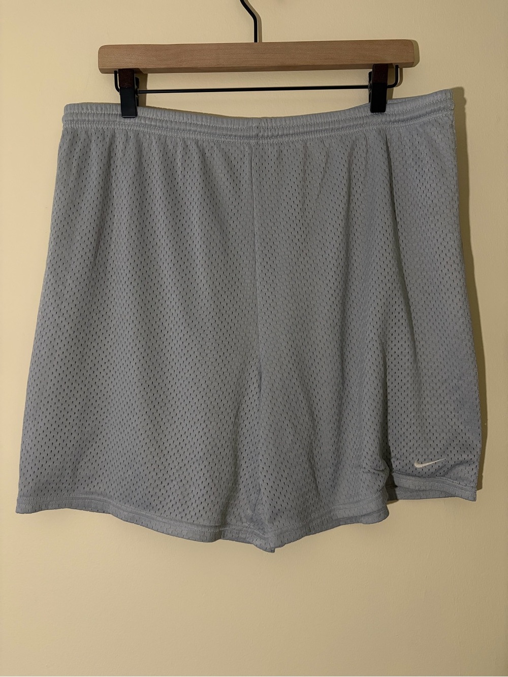 Y2K Nike Men’s Gray Mesh Drawstring Basketball Shorts